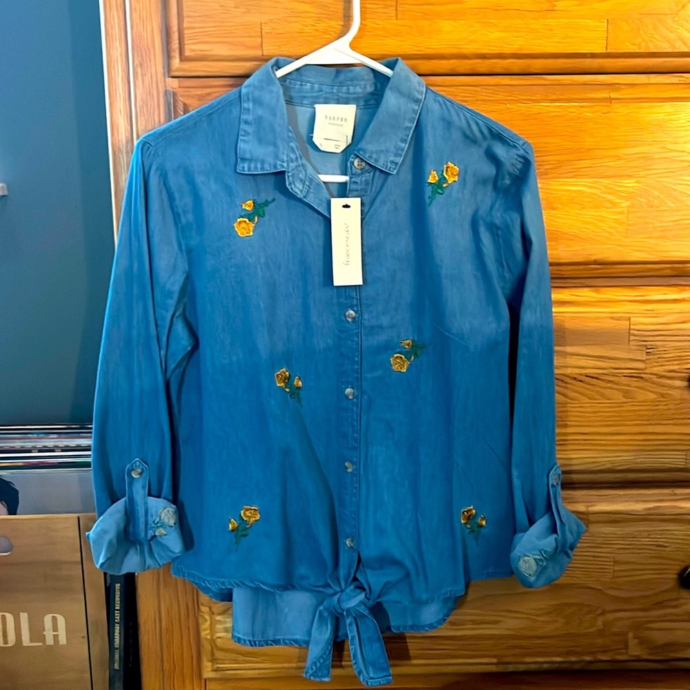Denim shirt with embroidered flowers